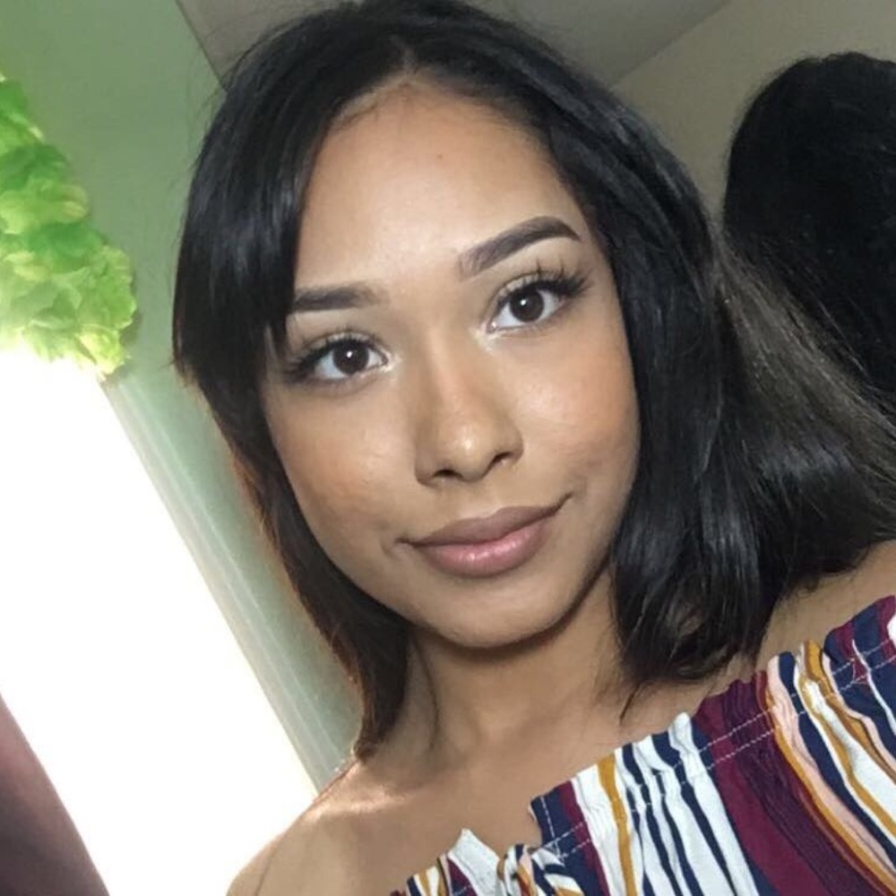 Meet your Posher, Mayela